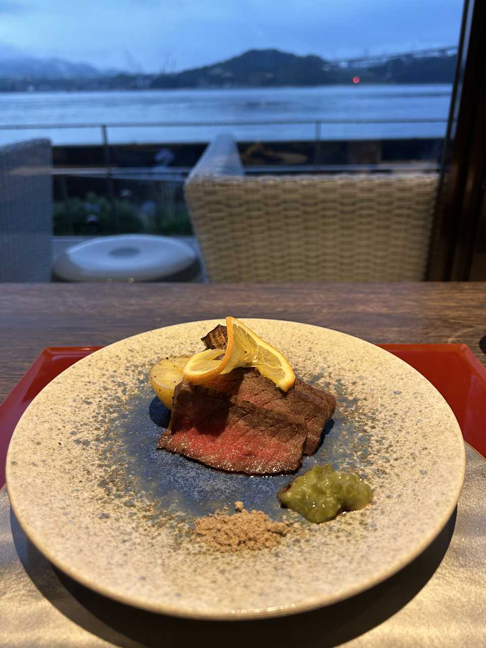 焼物のオリーブ牛ステーキ