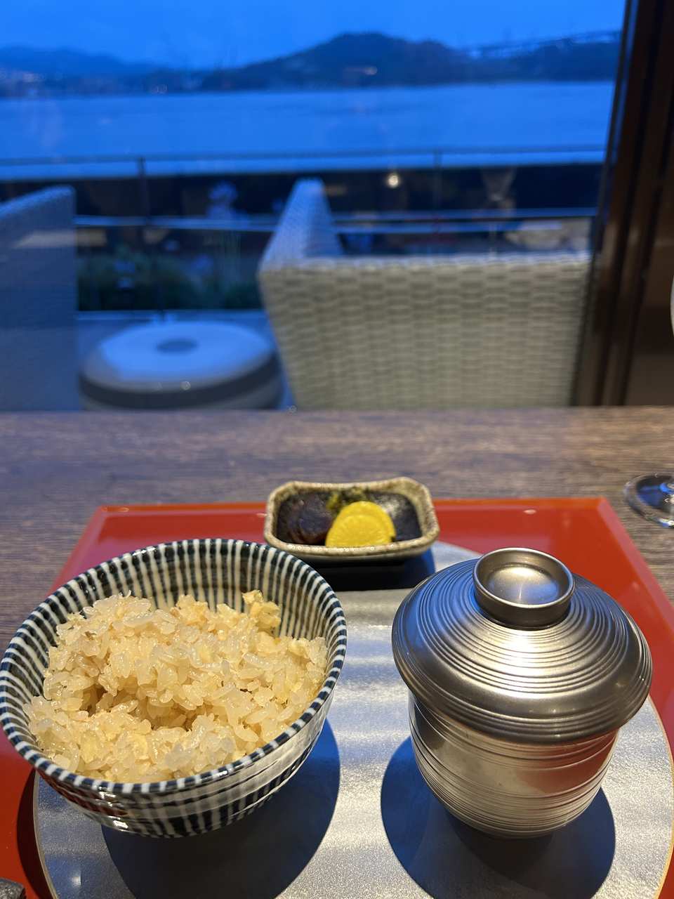 締めの今治鯛めしとあおさ赤だし